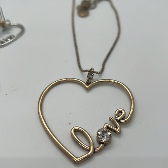 Betsy Johnson heart love Crystal necklace - Picture 3 of 3
